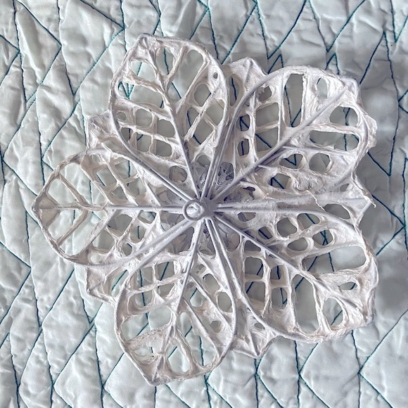 NEW Hobby Lobby Metal White Flower Textured Paper Mache Hanging Wall Decor - Picture 5 of 10